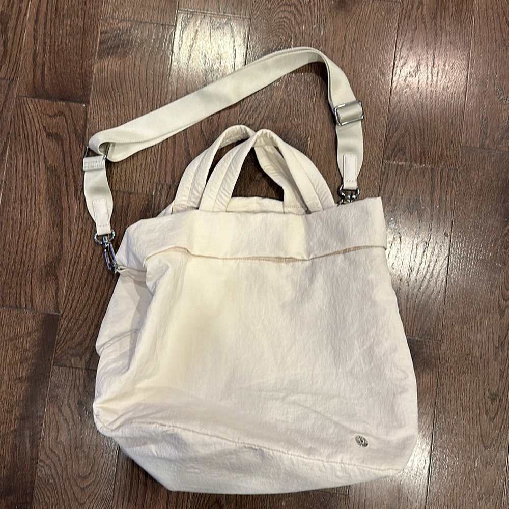 Lululemon white tote bag no tags new